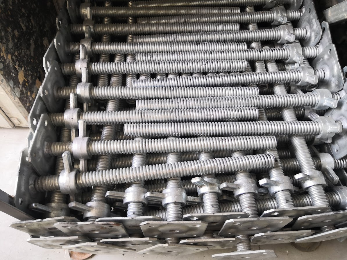 Prodám lešení Layher blitz 73, pole 2,57m (Alfix) - 13