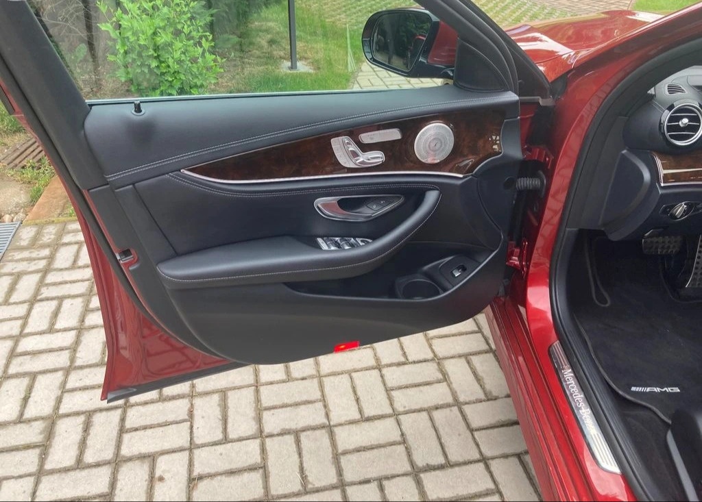 Mercedes-Benz Třídy E, E 450 4Matic - 13