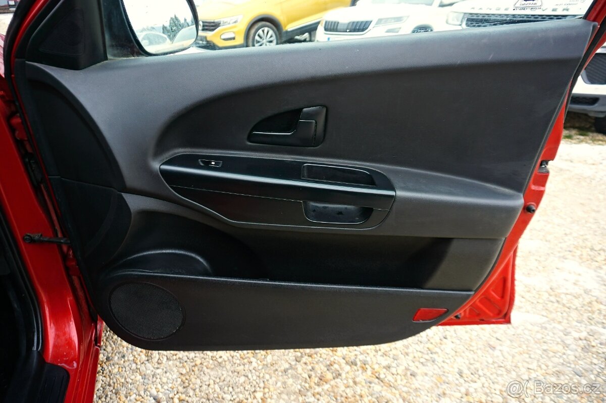 Kia Ceed 1,4 16V 66 kW 2010 HATCHBACK - 13