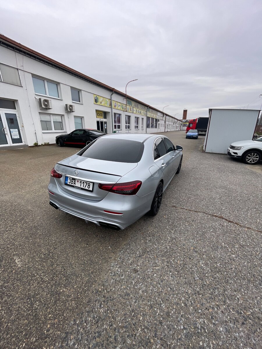 Mercedes E 200 4matic sedan AMG paket 2021 - 13