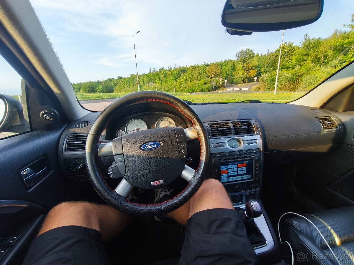 Ford Mondeo ST 220 - 13