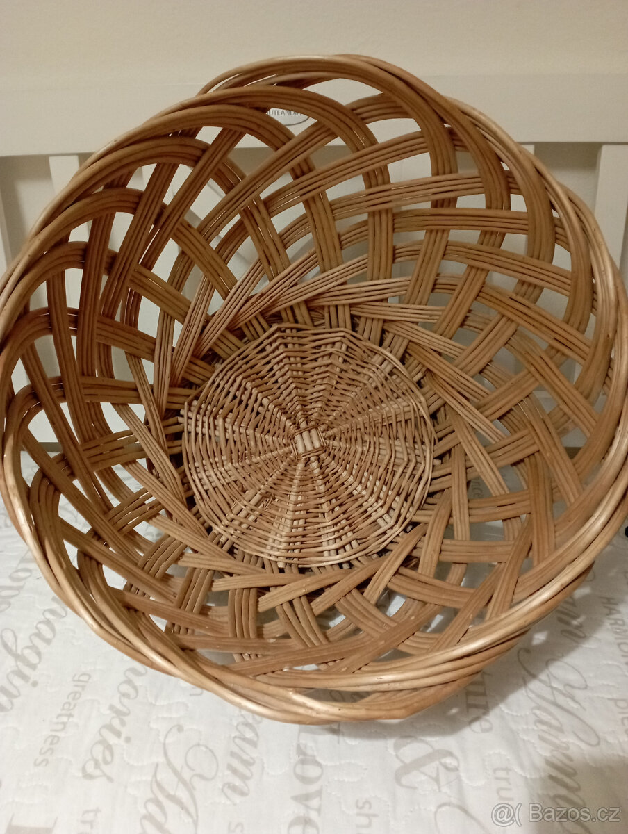 velký kulatý proutěný koš - 13