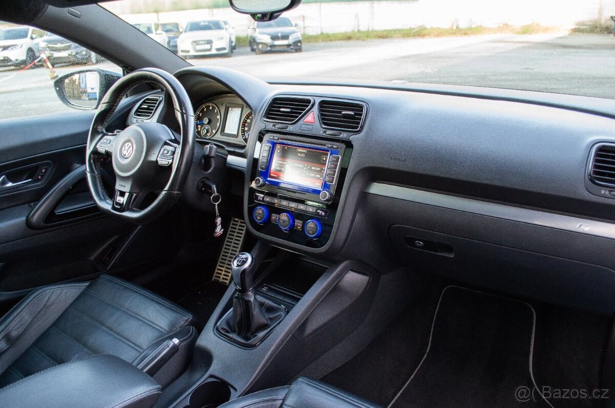Volkswagen Scirocco R 2.0 TSI - 13