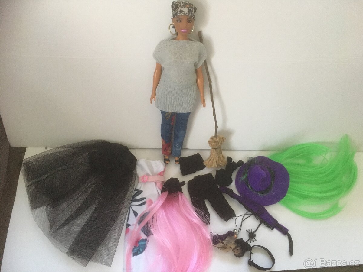 Bezvlasá Barbie-čarodějnice - 13