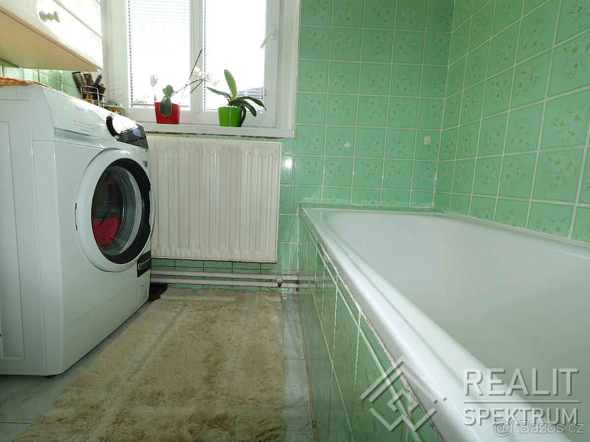 Prostorný a prosvětlený byt 2+1 (+ menší pokojík) v Žamberku - 13