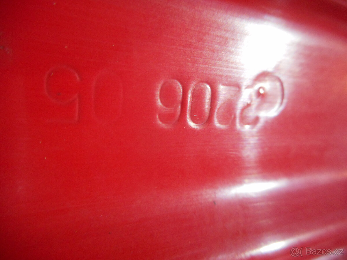 FABIA 1 PREDNI KAPOTA - 13