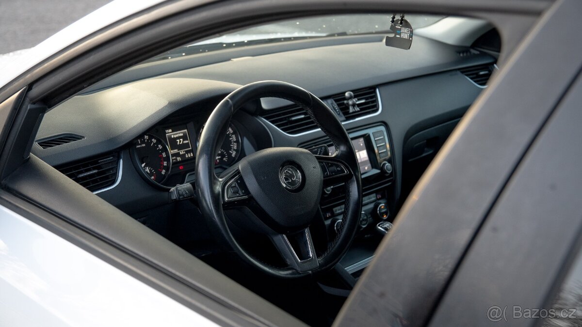 Škoda Octavia III COMBI dvě sady kol - 13