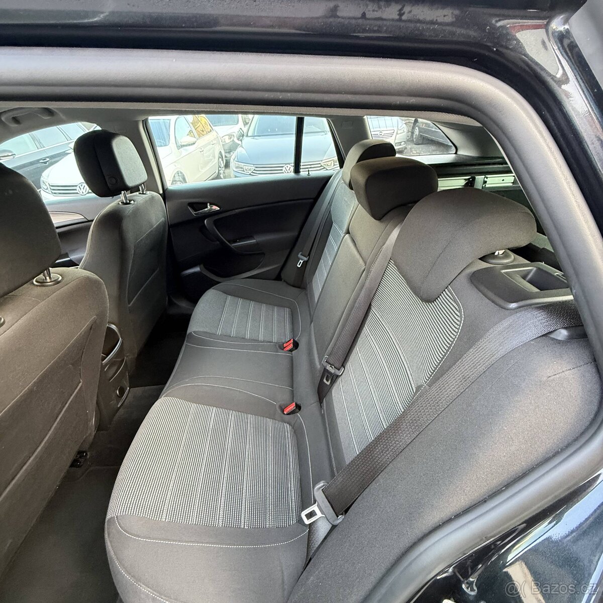 Opel Insignia • 1.6 CDTI • 100 kW • 2016 Cena: 149 000 Kč N - 13