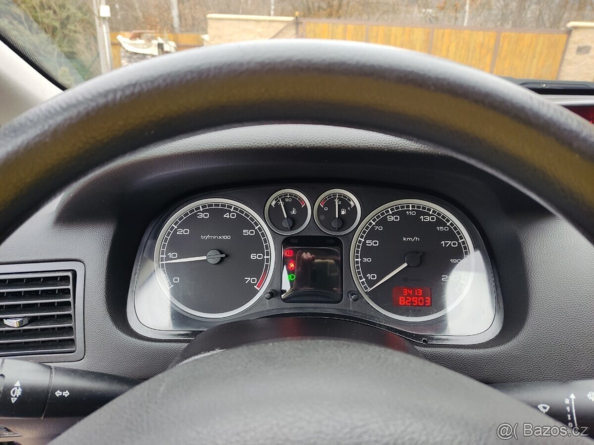 Peugeot 307 1,4 benzín - 13