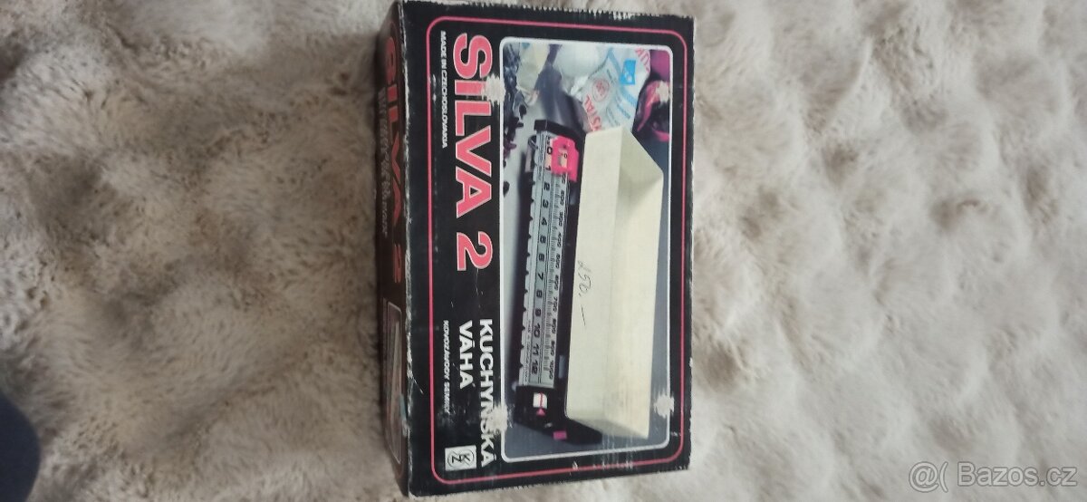 Starožitnosti -vazy a knihy, fotoaparát - 13