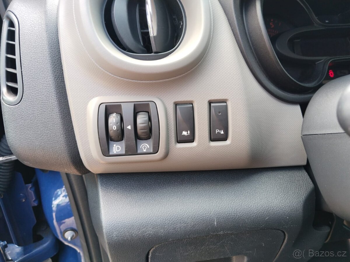 Renault Trafic 1,6dci,89kw,klima,2017,málo nájeto,dolozeno - 13