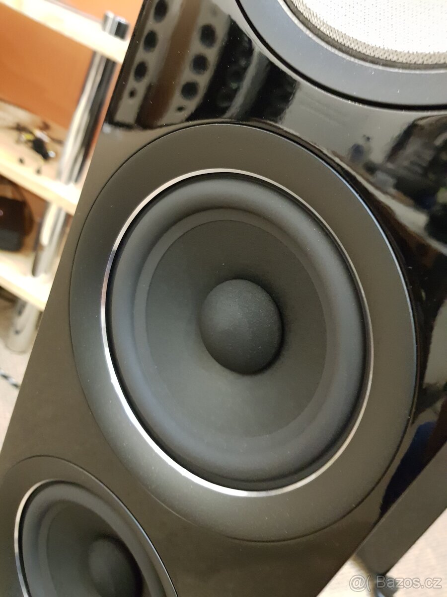 Bowers & Wilkins 704s2 - 13
