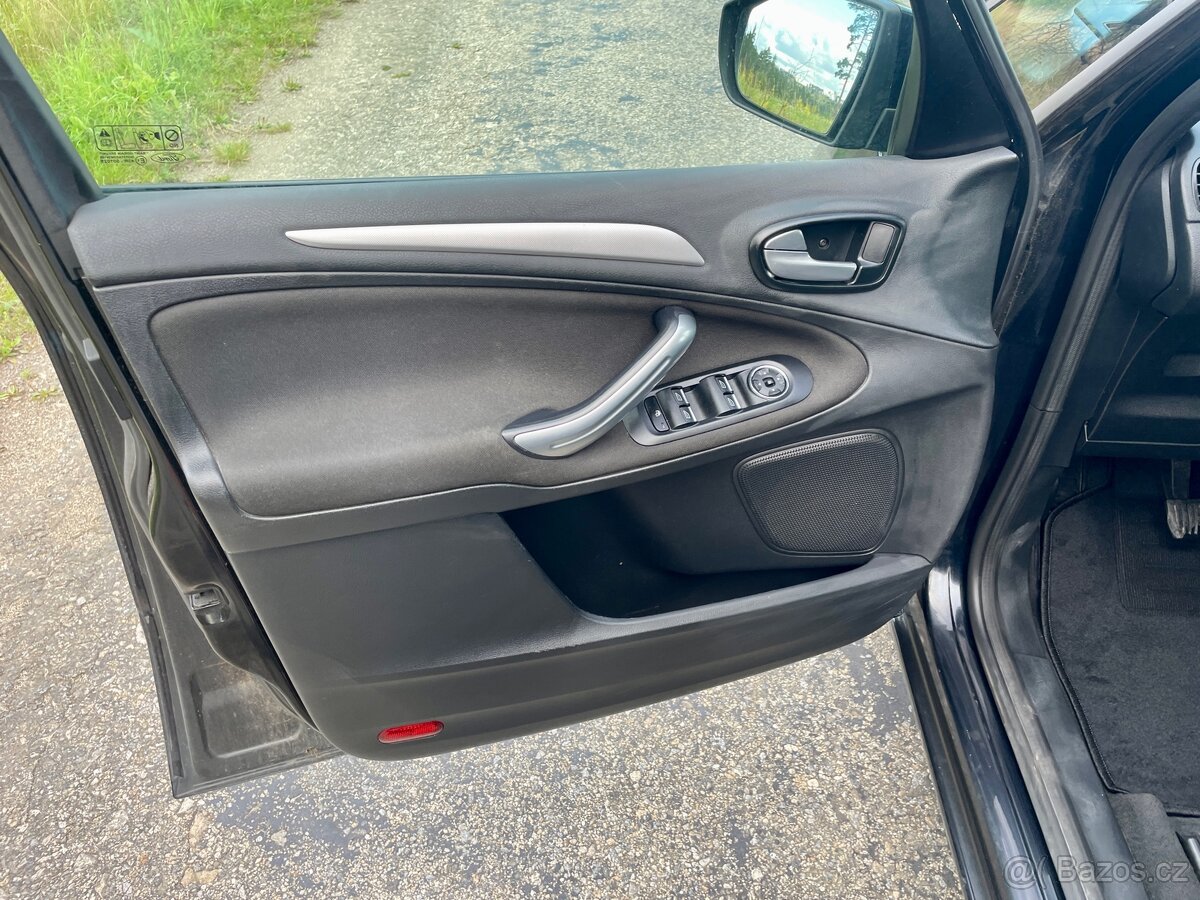 SLEVA Ford Galaxy Benzin 118 kW • 7 míst • TOP stav • 2012 - 13