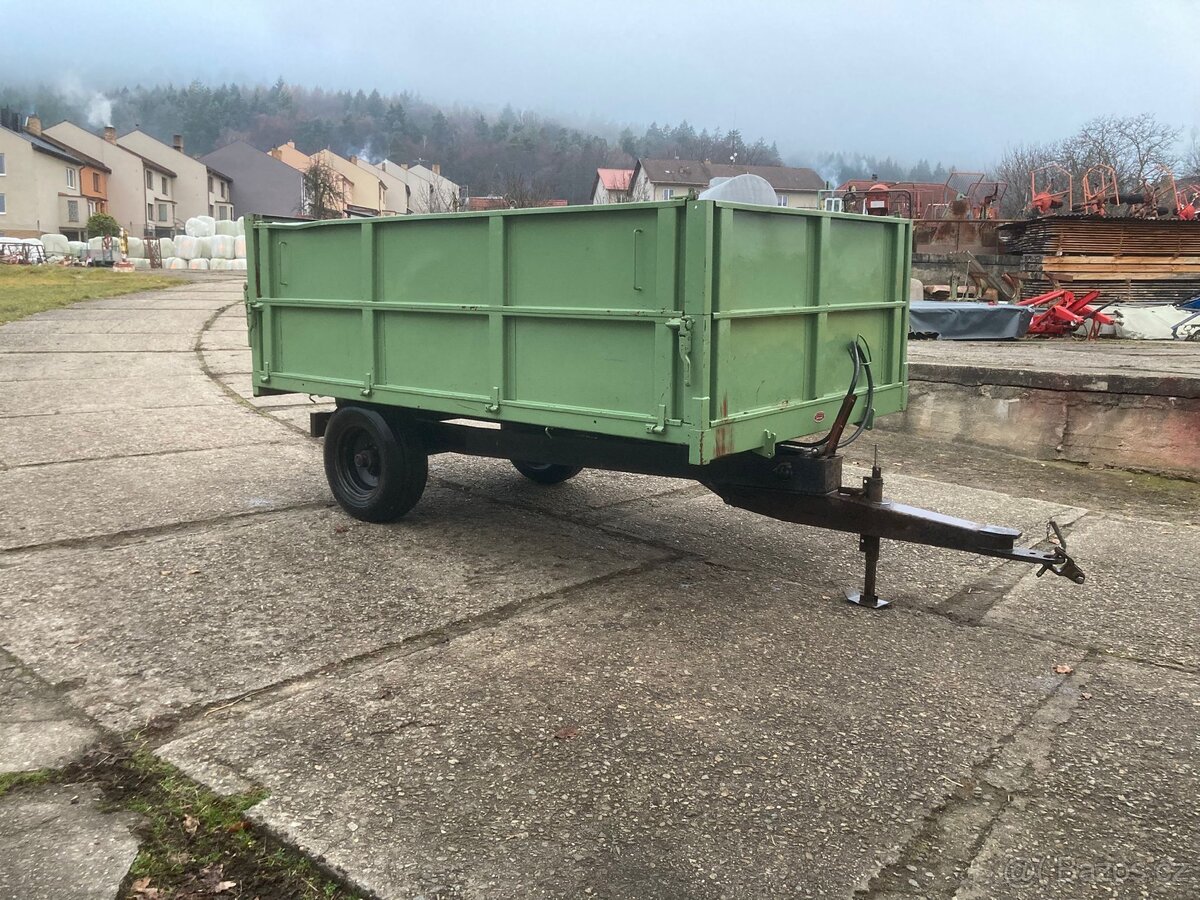 Přívěs za traktor sklopný - 13