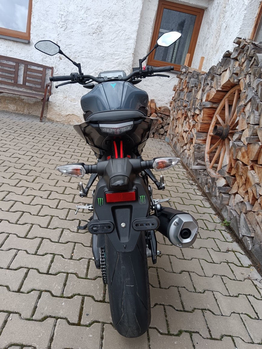 YAMAHA MT 125 - 13