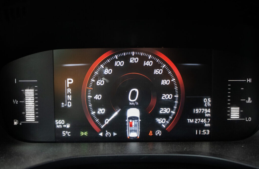 Volvo XC60 D4 Momentum, 140kW (2019) - 13