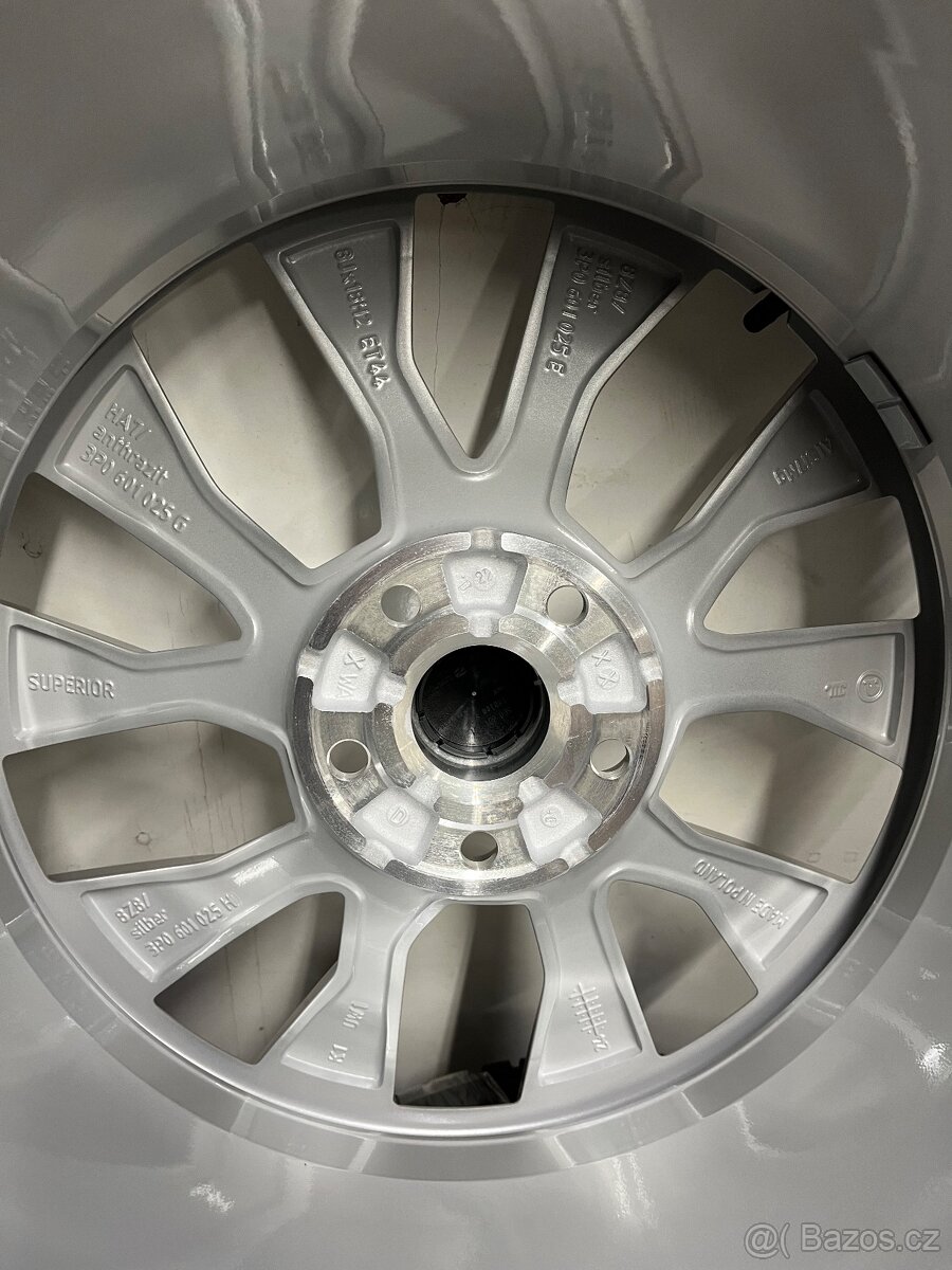 Superb 3-4 R18 Nová originální zimní sada - 13