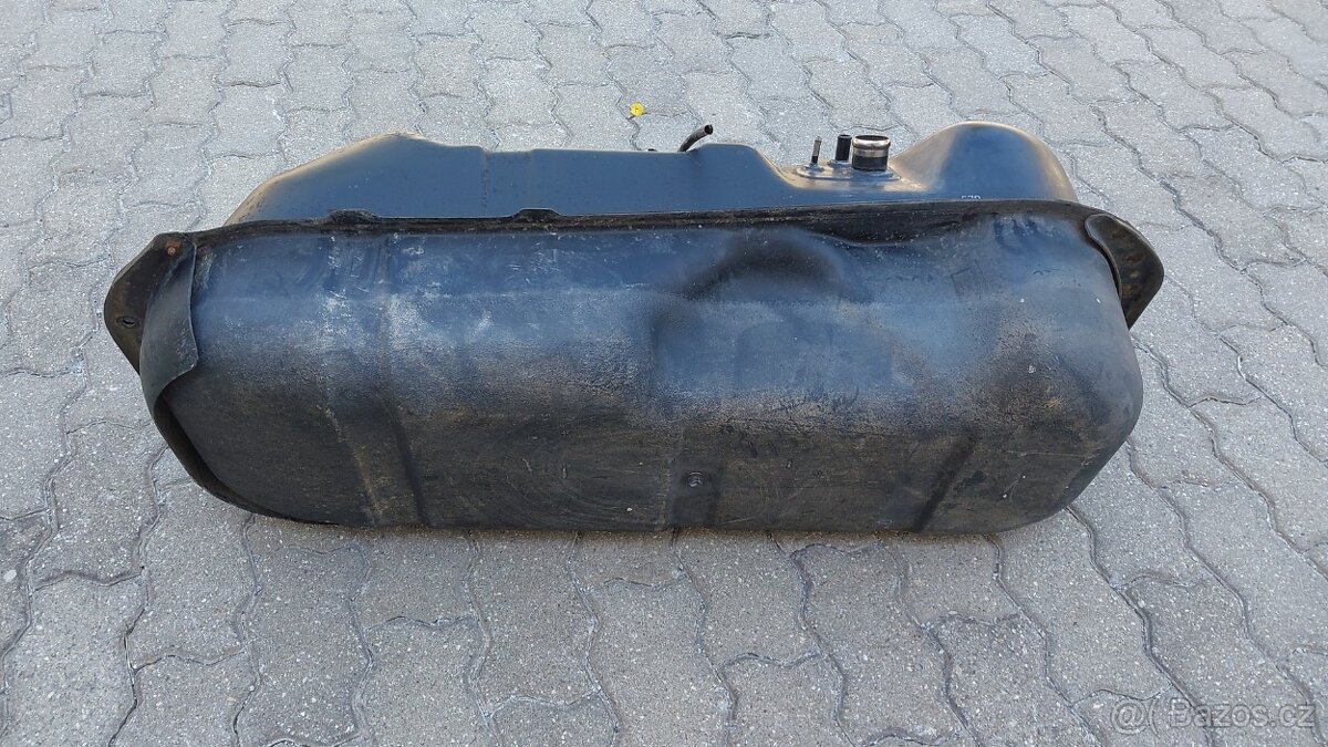 Mitsubishi L200 DiD – Nádrž paliva - 13