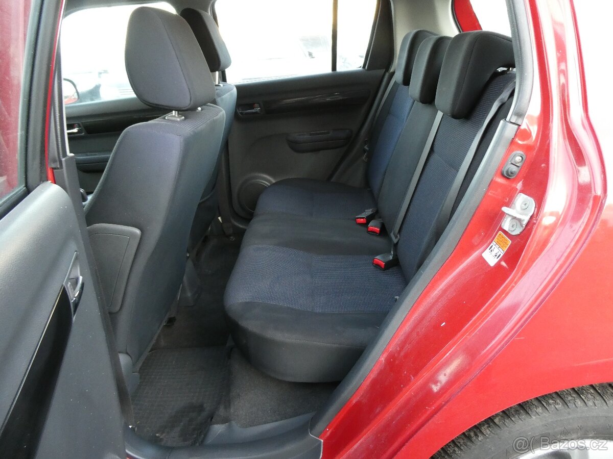 Suzuki Swift 1.3i 68 kW 4x4, klima, serviska - 13