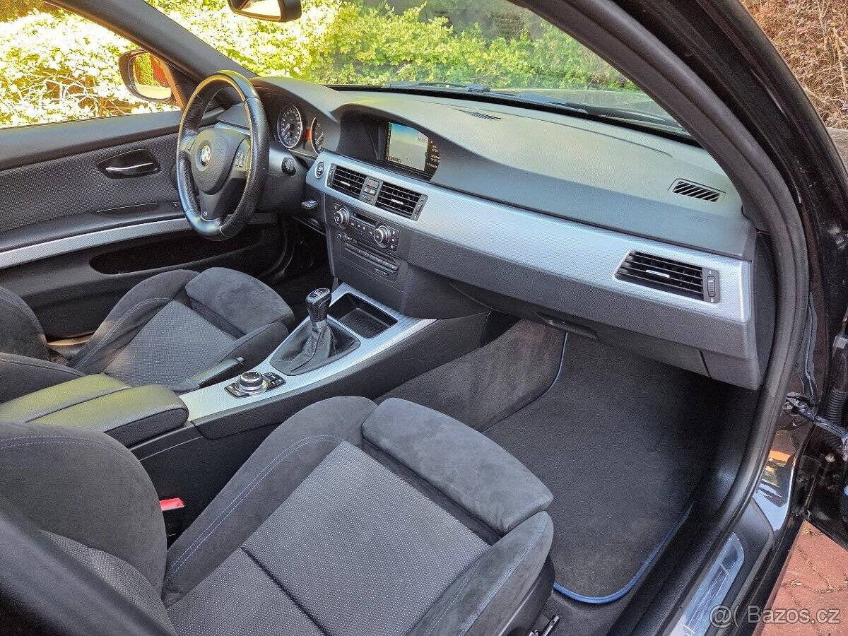 BMW 330i 200kw 6st. Manuál, M-paket,2011,panorama,navi - 13