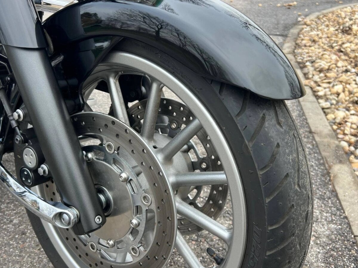 Yamaha XV 1900 A Midnight Star - 13