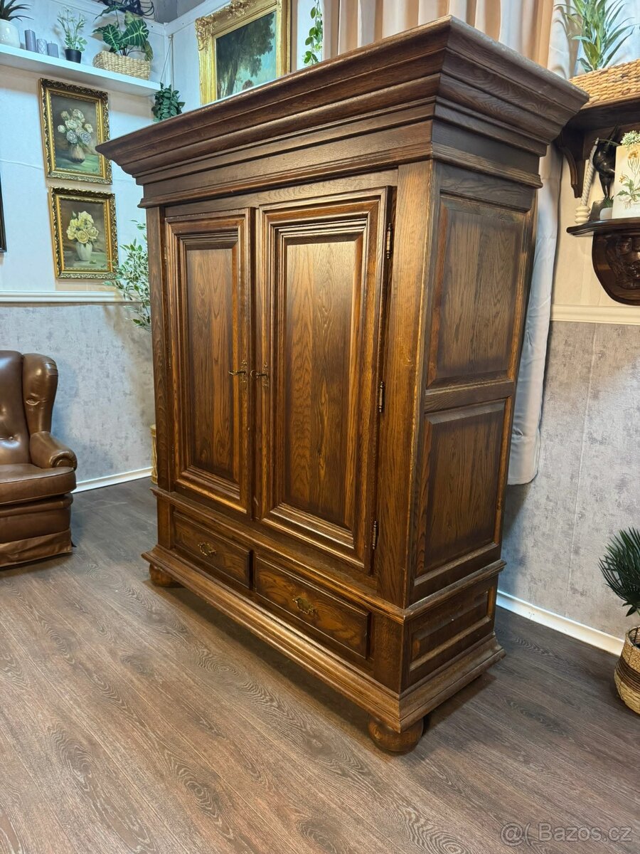 Masivní skříň (141013) - 13