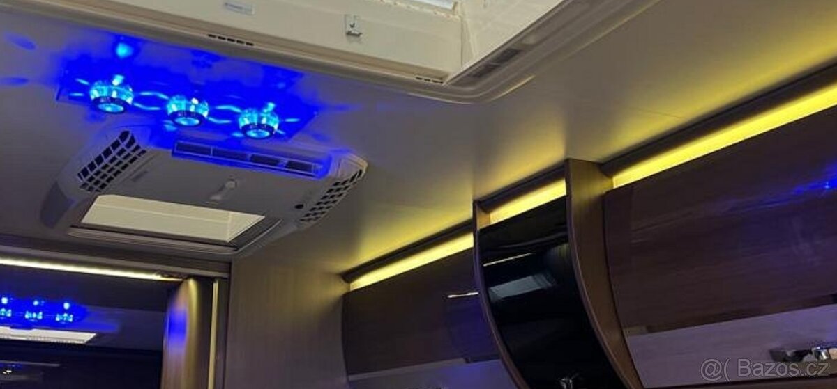 Prodám Integrovany autokaravan Adria super sonic I 701SL - 13