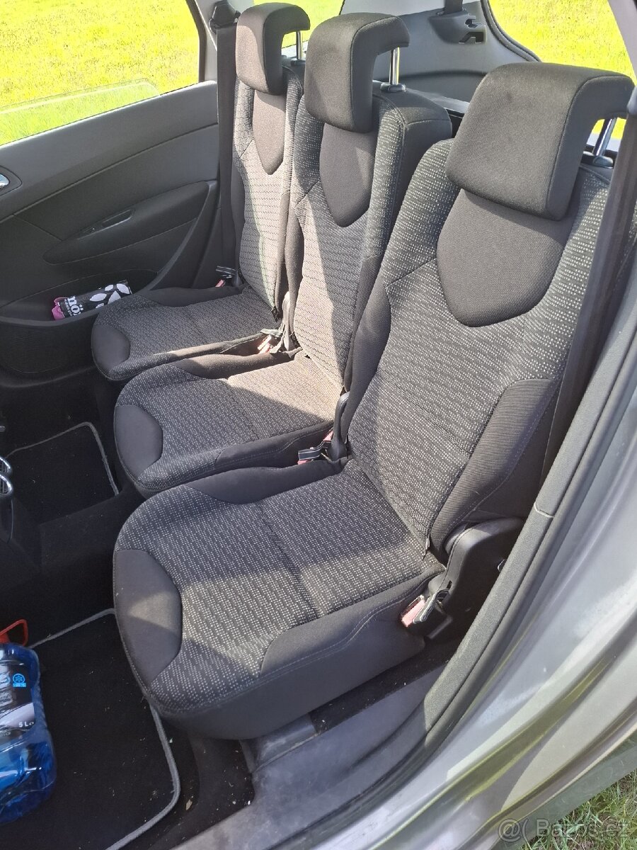 Peugeot 308 SW - 13