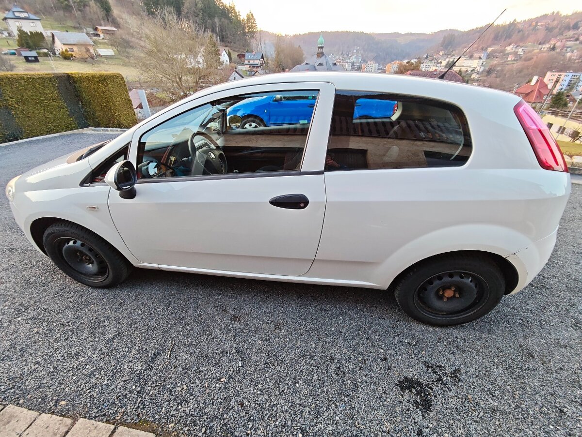 🚗 Fiat Grande Punto 1.2 (2010) - 13