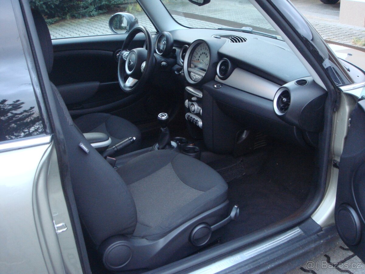 Mini Cooper R56 1.4i 70kw 2009 133tkm - 13