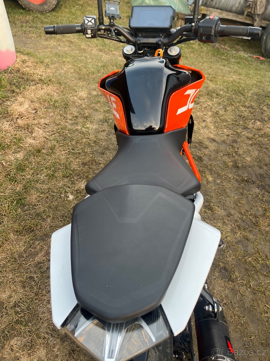Ktm duke 390 - 13