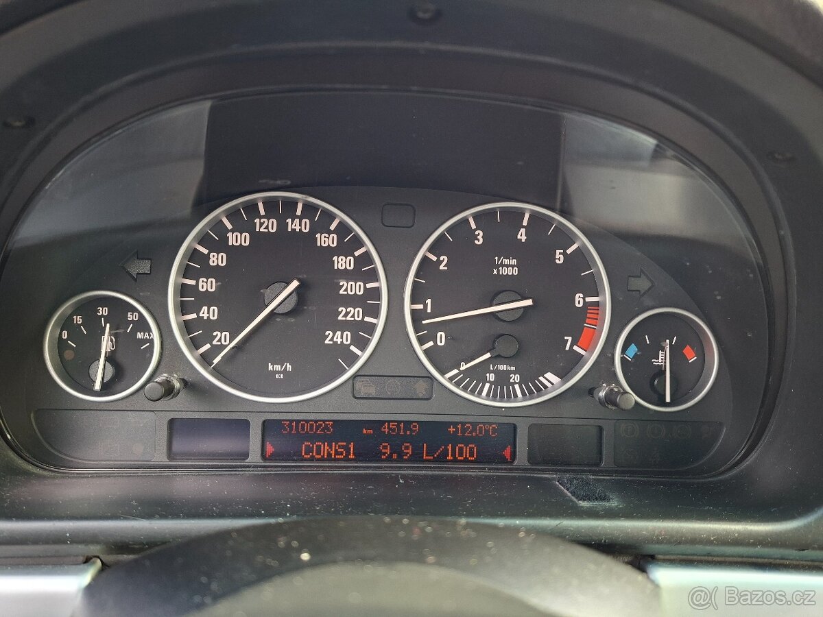 BMW 525i e39 touring manuál - 13