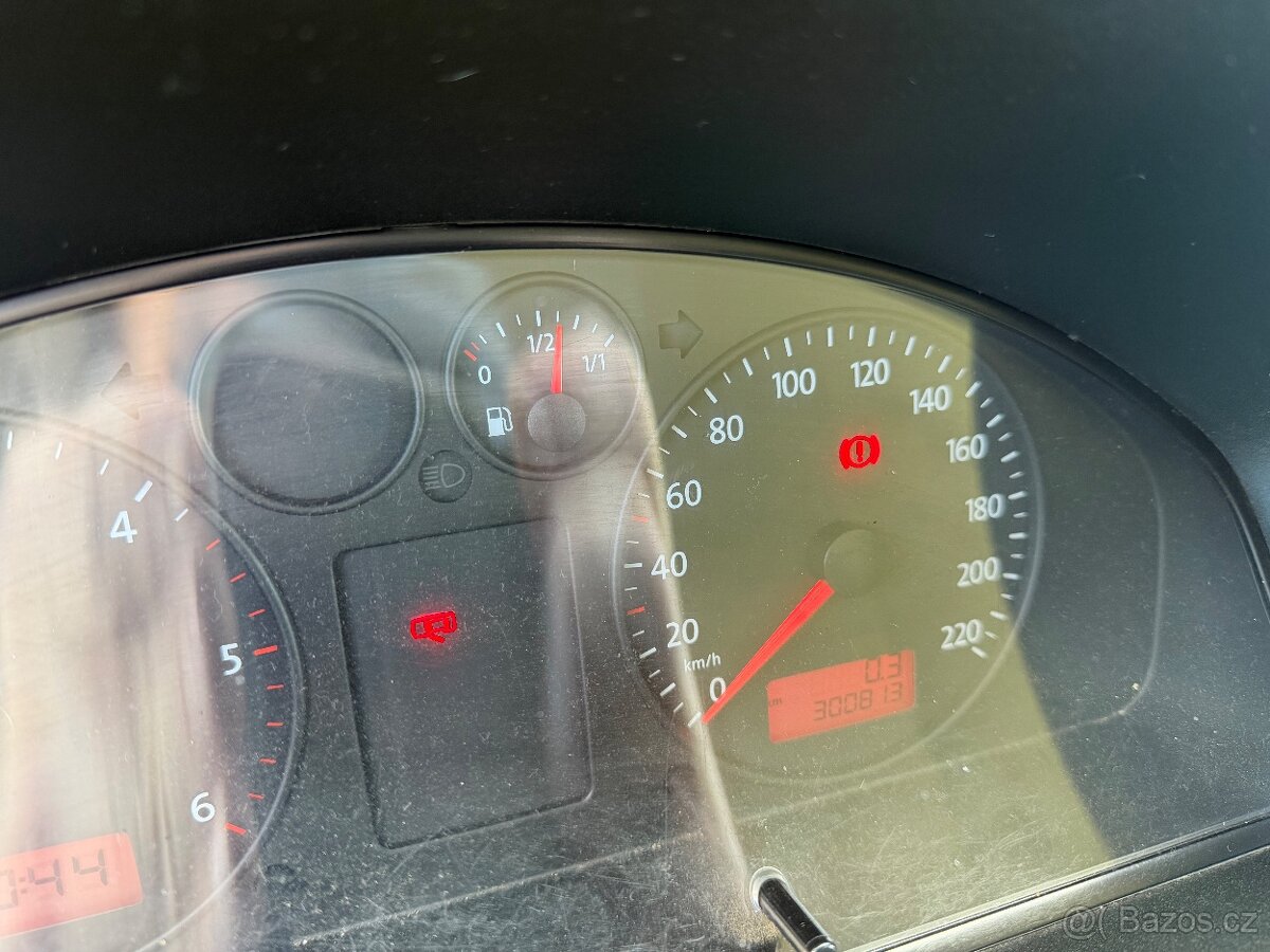 VW Transporter T5 1.9 - 13
