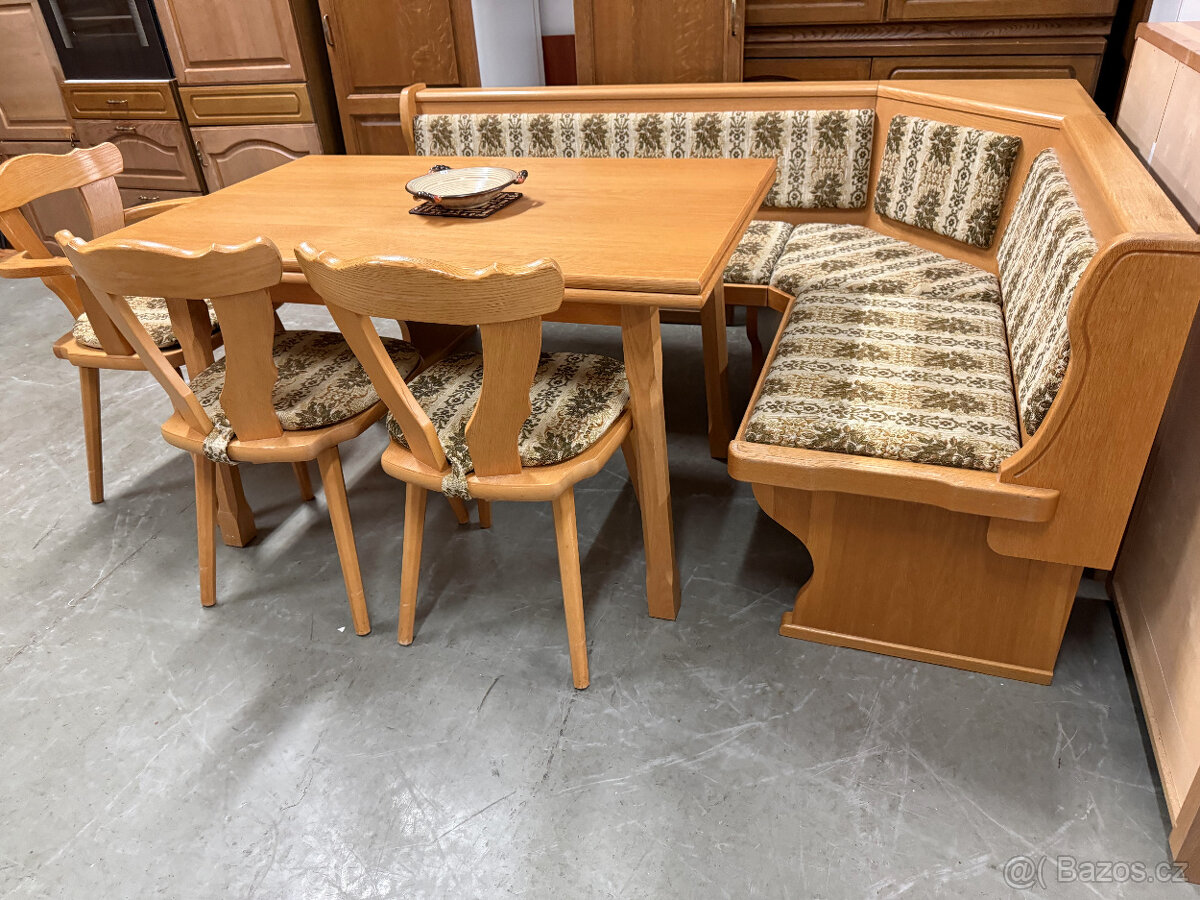 Dubová rohová lavice ,rozkládací stůl a tři židle - 13