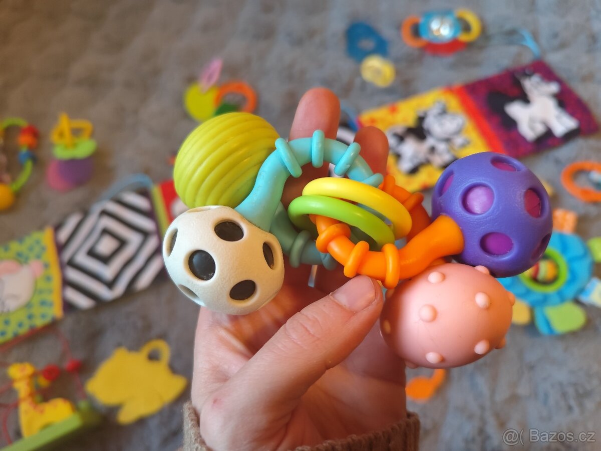 Hrazdička včetně hraček - 13