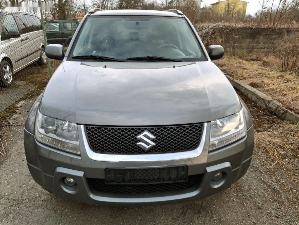 Suzuki Grand Vitara,2.0 benzin Rezervace 1 - 13