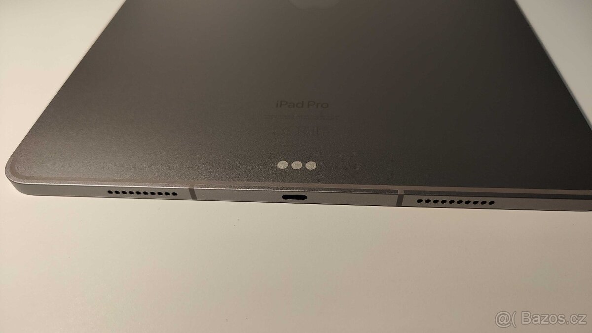 Apple iPad Pro 12.9 (2022) 256GB Cellular – Space Gray - 13