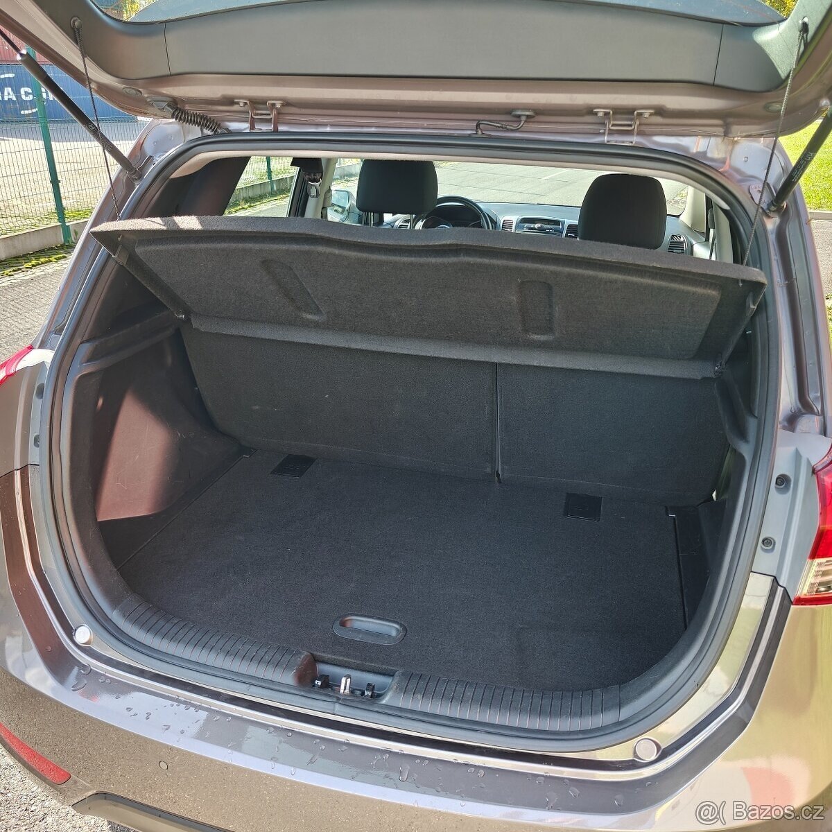 Hyundai ix20 1.6i automat 62.tis.km Švýcarsko ročník 1942 - 13