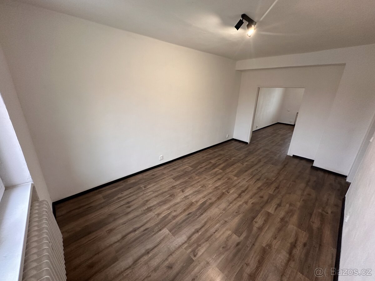 Pronájem prostorného bytu 3+1 Lovosice, ulice Terezínská - 13