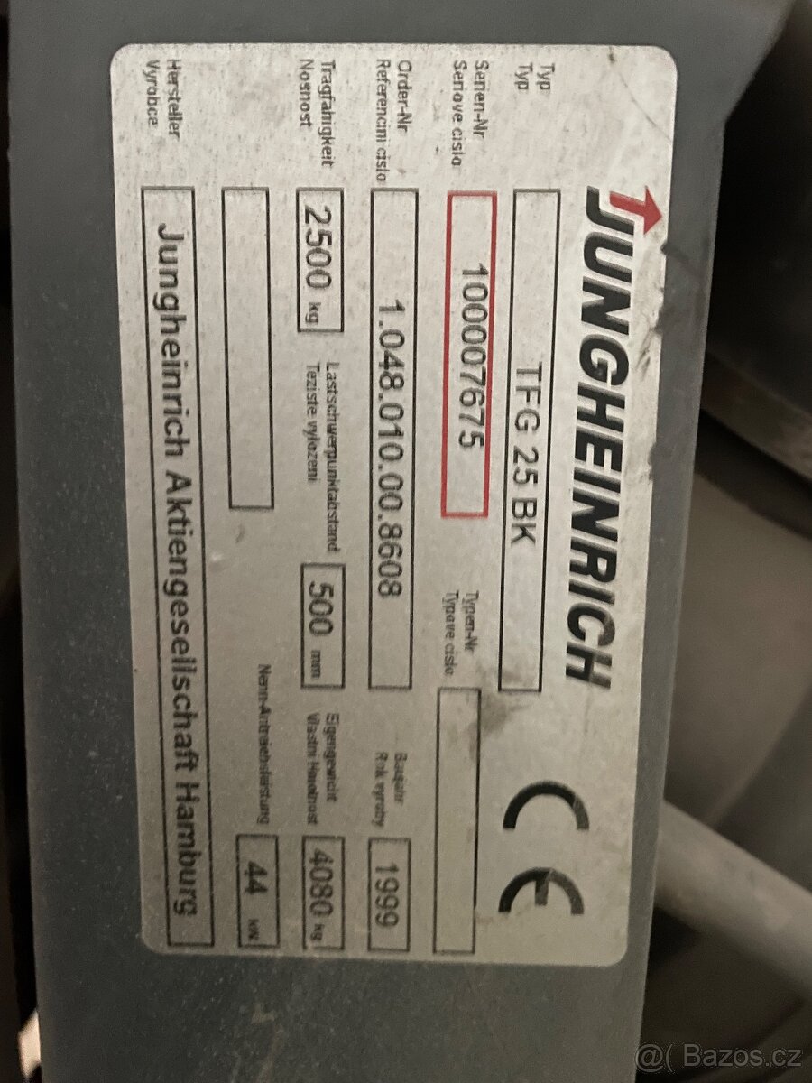 VZV JUNGHEINRICH TFG25 BK plyn - 13