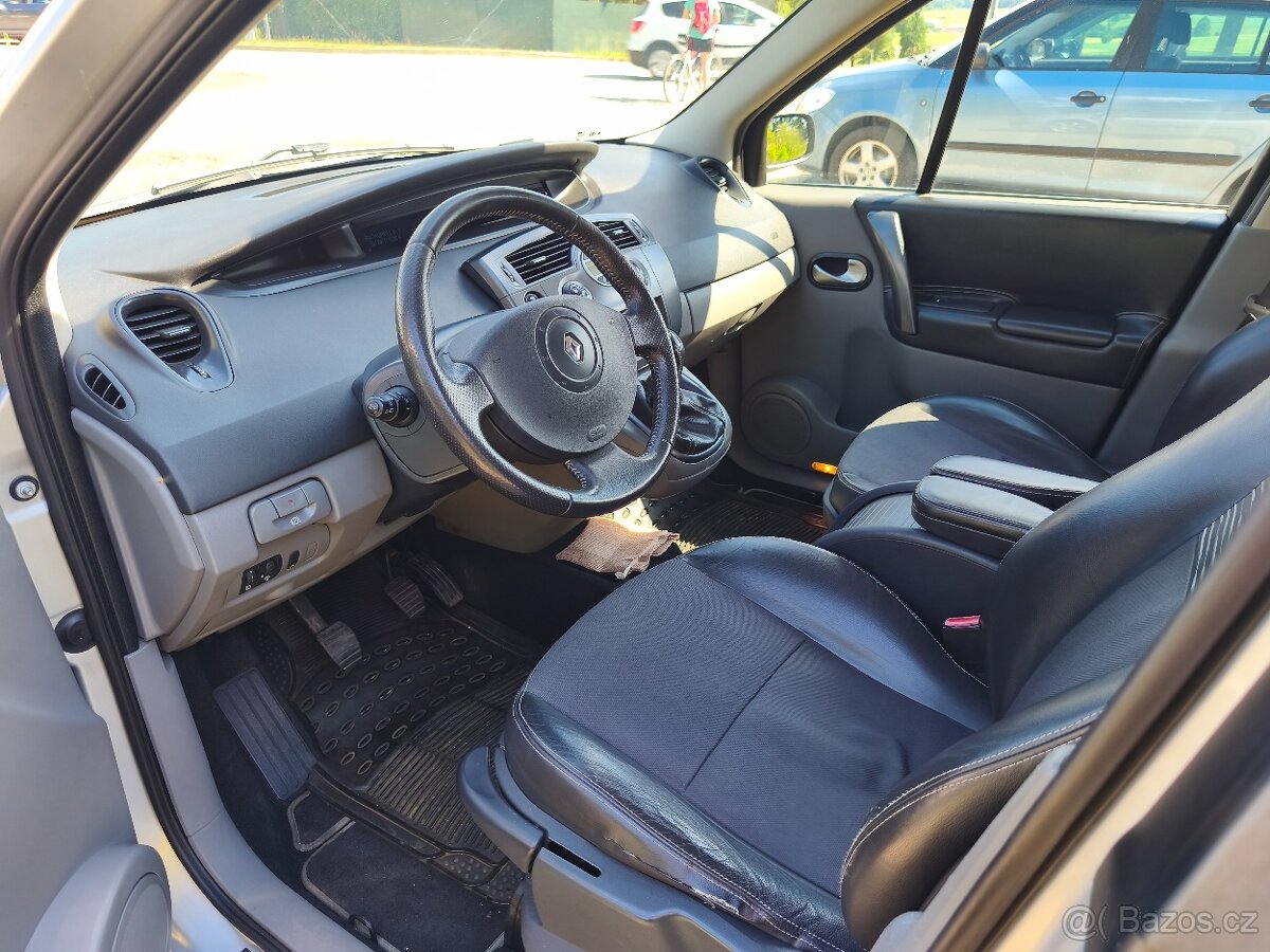 Renault Megane Scenic 1.6i 16V - 13