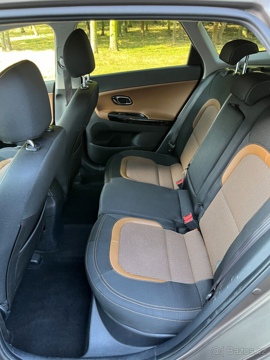 Kia Ceed SW 1.6 CRDi automat - 13