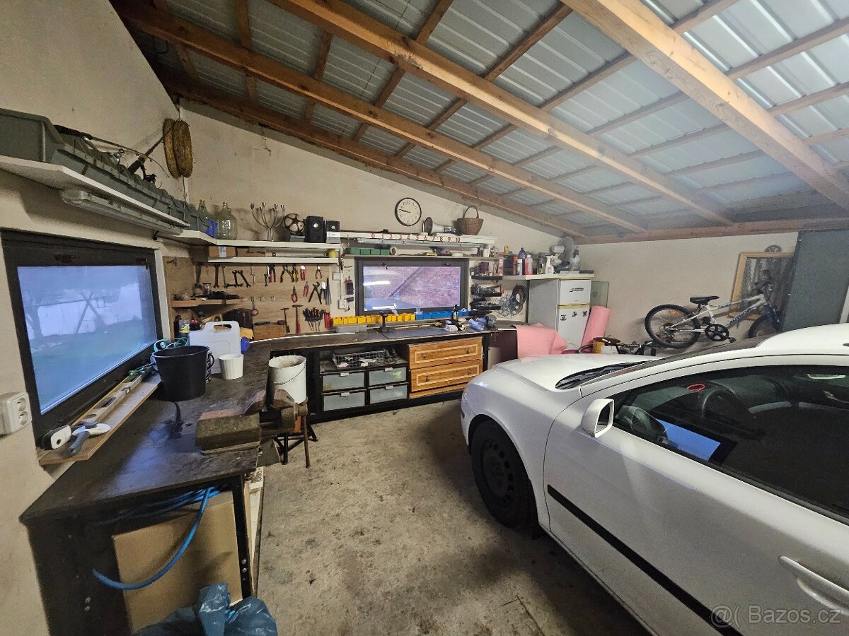 Prodej domu v obci Holany přímo u vody - 13