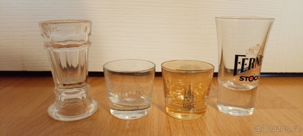 RŮZNÉ SKLENICE - 13