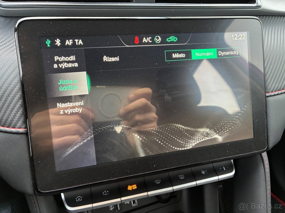 MG ZS 1,5 DVVT / 78 kW Essential Plus - 13
