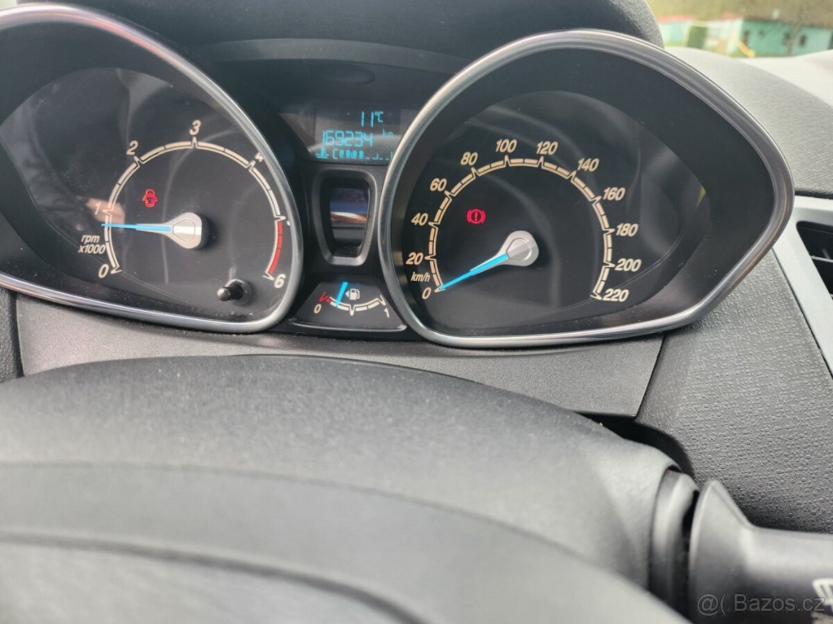 Ford Fiesta 1.5 DCI - 13