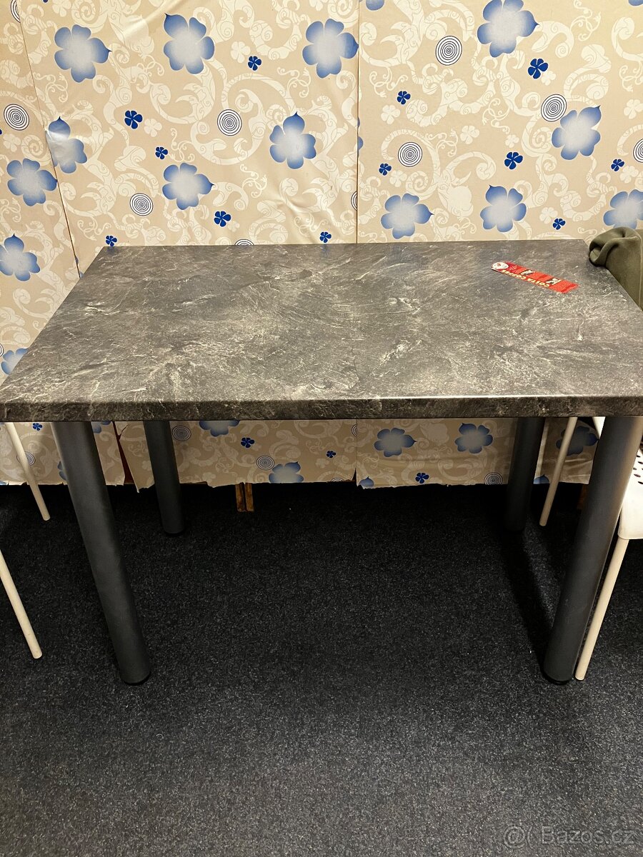 Prodám vybavení prodejny - regály, pult, atd - 13