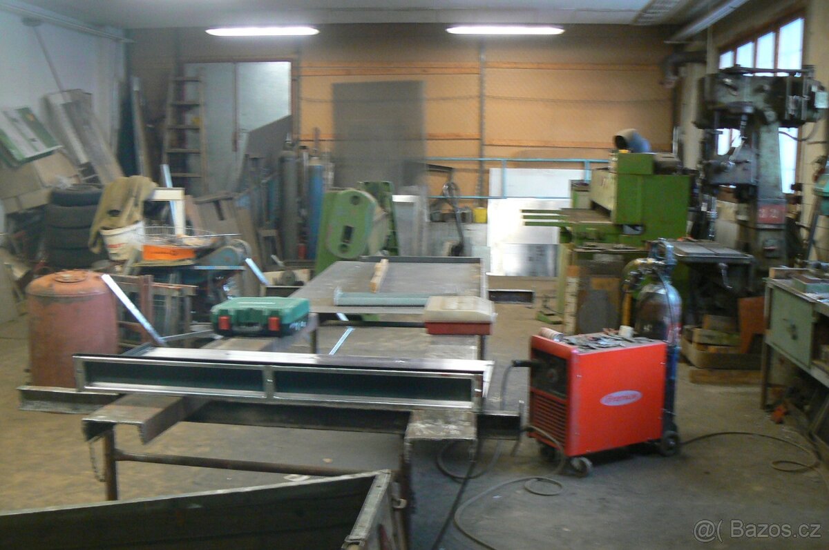 Vybavení zámečnické dílny. - 13