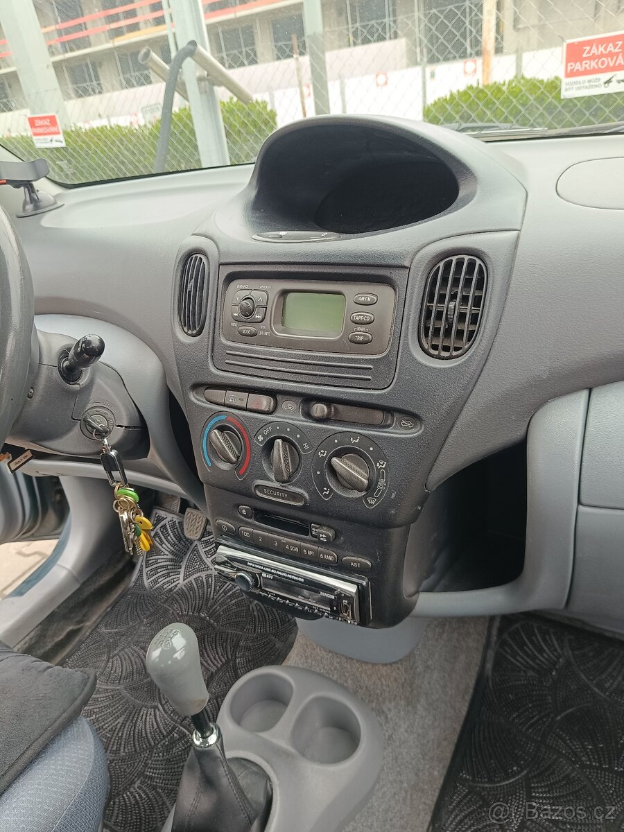 Toyota Yaris Verso - 13