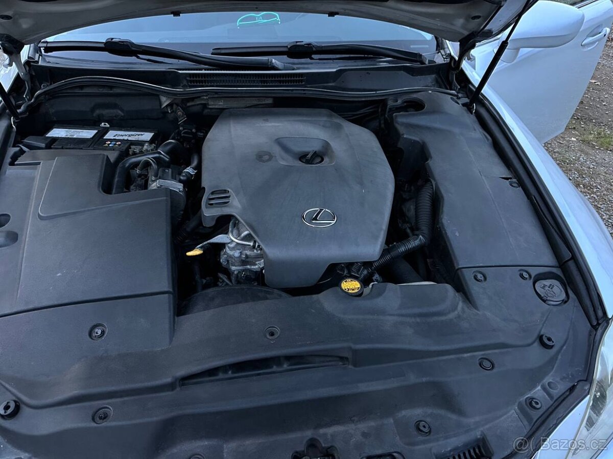 Lexus IS 220d - 13